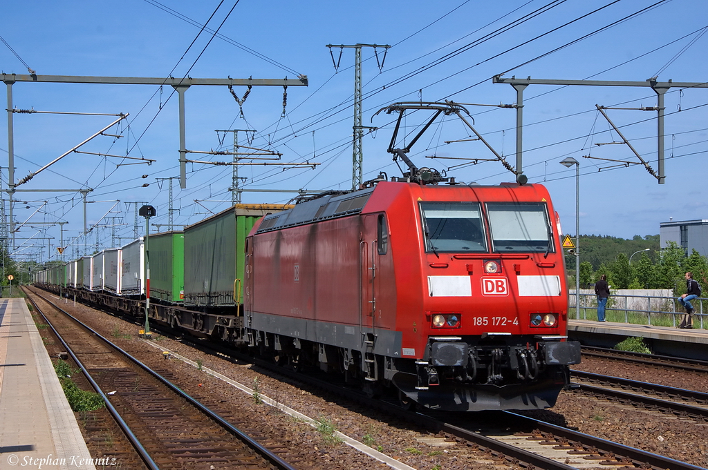 185 172-4 mit dem KLV  DB SCHENKERhangartner  in Golm, in Richtung Potsdam Pirschheide weiter unterwegs. 14.05.2012