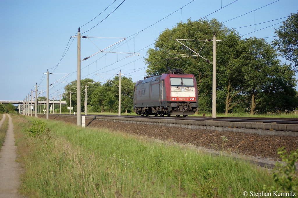 185 602-0 Crossrail als Lz zwischen Growudicke und Rathenow in Richtung Wustermark unterwegs. Netten Gru zurck! 29.05.2011
