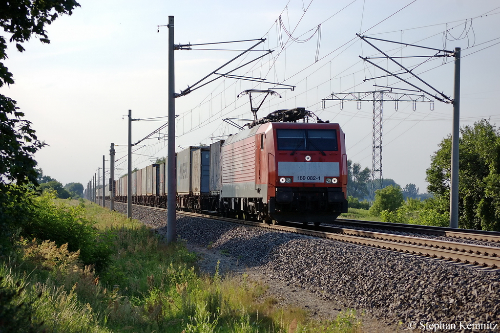 189 082-1 mit Containerzug in Vietznitz Richtung Paulinenaue unterwegs. 16.07.2011