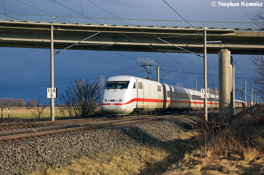401 552-5  Hanau  als ICE 691 von Berlin Ostbahnhof nach Mnchen Hbf bei Nennhausen. 30.12.2012