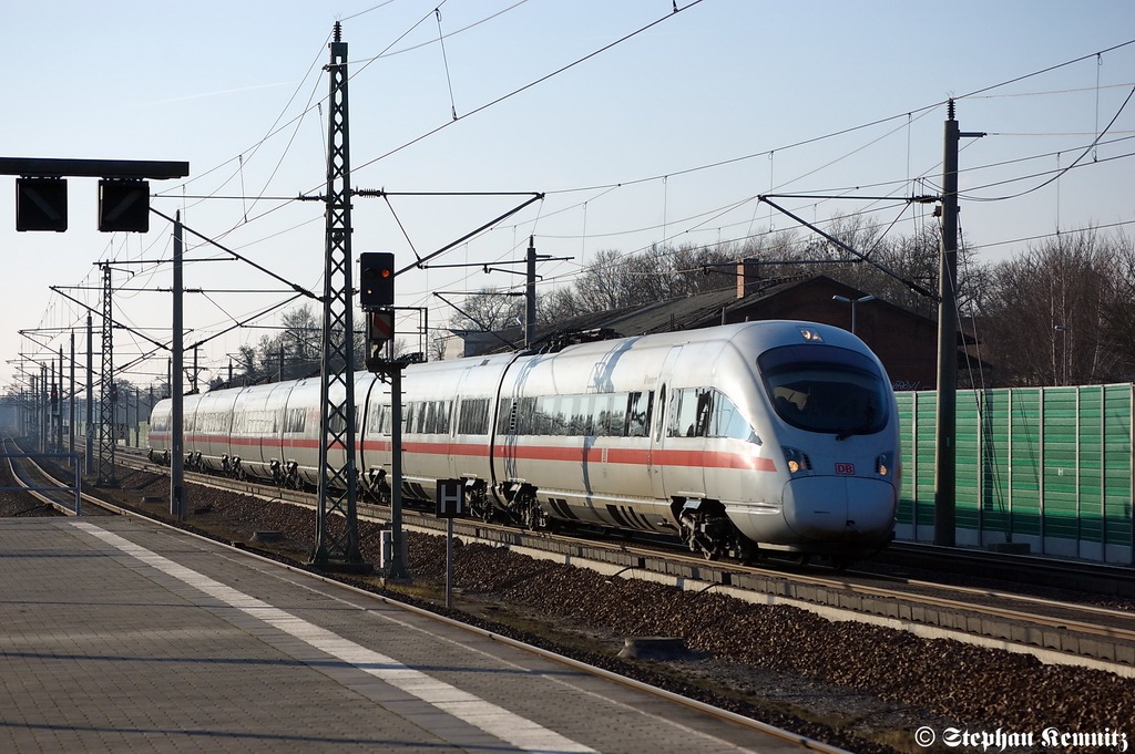 411 003-7  Paderborn  als ICE 2803 fr ICE 557 von Kln Hbf nach Berlin Ostbahnhof in Rathenow. 26.01.2012