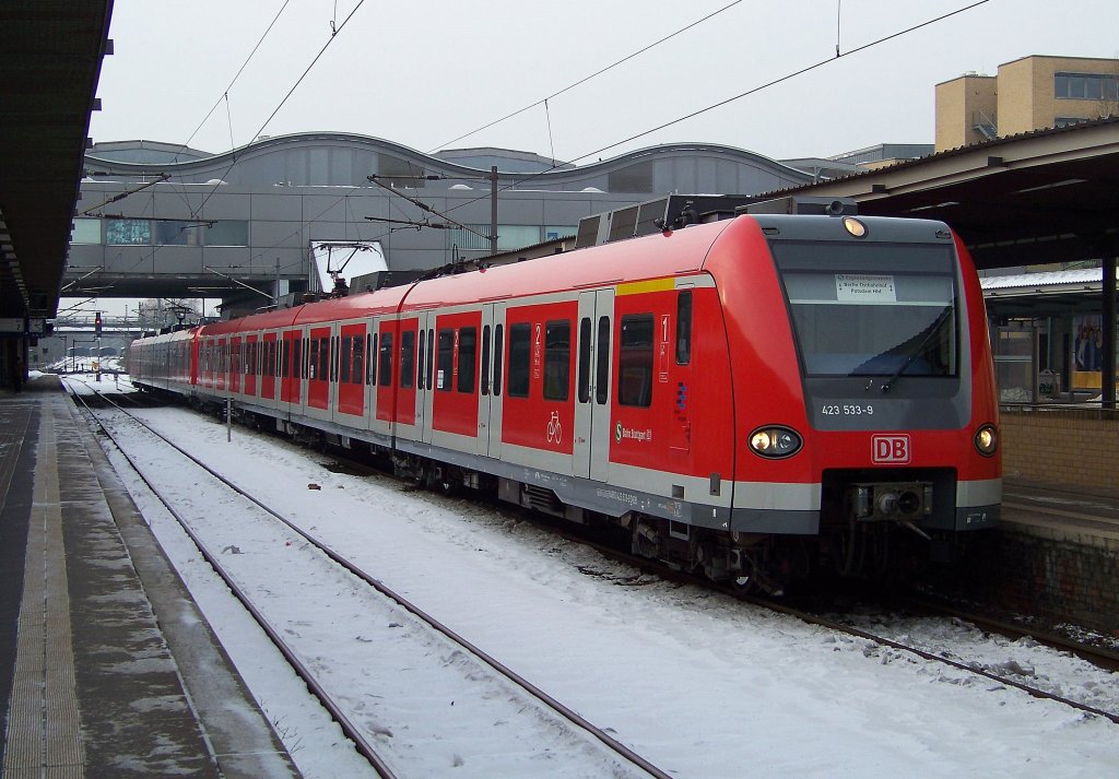 423 533-9 mit dem S-Bahn-Ersatzverkehr zwischen Berlin Ostbahnhof und Potsdam Hbf. Potsdam Hbf den 24.01.2010
