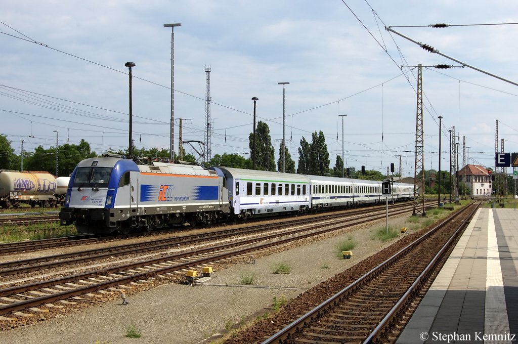 5 370 007 PKP Intercity mit dem EC 44 von Warszawa Wschodnia nach Berlin Hbf in Frankfurt(Oder). 16.06.2011