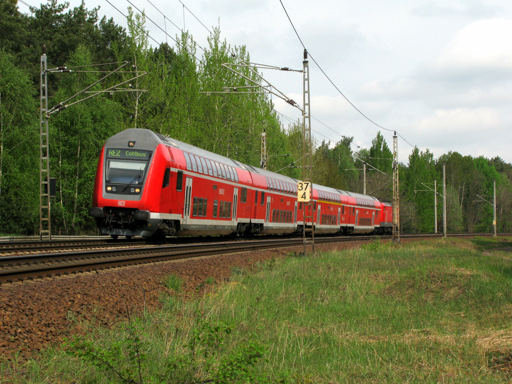 Am 2.Mai 2010 kam auch dieser RE 2 noch auf eine Abschiedsrunde durch Bestensee.