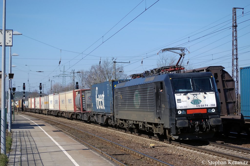 ES 64 F4 - 288 (189 288-4) MRCE im Dienst fr die ITL mit Containerzug in Saarmund. 29.03.2011