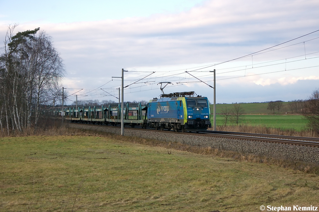 ES 64 F4 - 805 (189 805-5) MRCE Dispolok GmbH fr PKP Cargo  EU45-805  mit einem leeren Autotransportzug bei Nennhausen und fuhr in Richtung Wustermark weiter. 26.12.2012