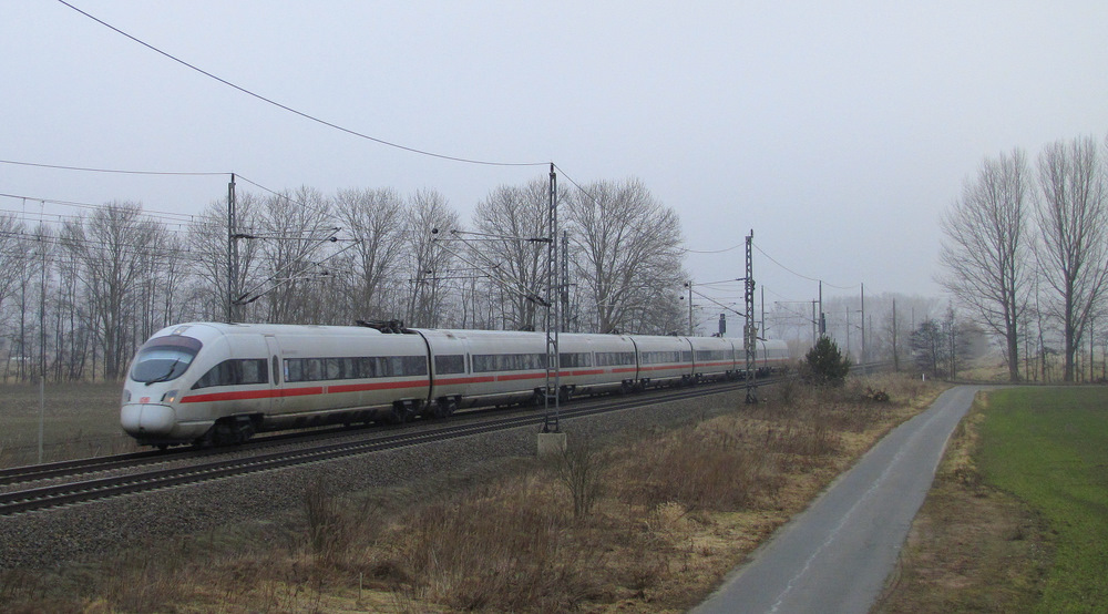 Hier zu sehen ein ICE-T (Tz  Kaiserslautern ). Er fuhr mit dem ICE1609 von Berlin Gesundbrunnen nach Mnchen Hbf. Trebbin den 05.03.2011 