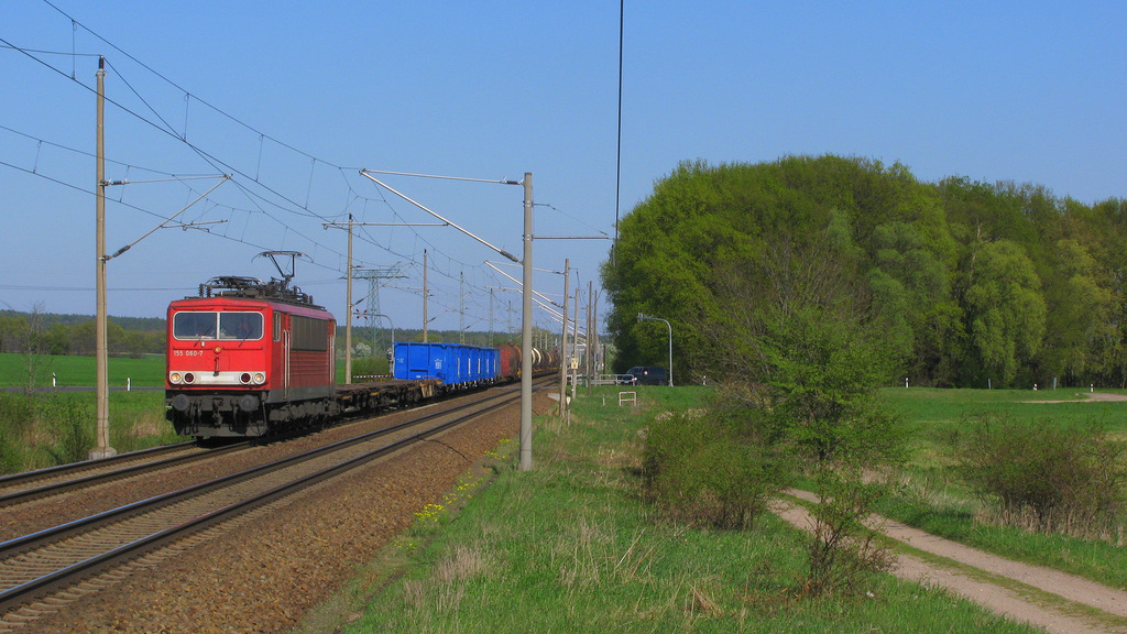 Letzte ordentliche Bild des 20.04.2011 von der Berlin - Warschauer Bahn war dann gegen 16:12 155 060-7 mit ihrem gemischten Gterzug gen Berlin.