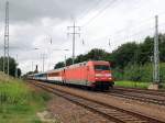 101 041-2 vor dem EC 176  nach Hamburg-Altona passiert am 14. Juli 2012 den Ort Diedersdorf in Brandenburg auf dem sdlichen Berliner Auenring. 