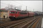 BR 155/121527/railion-db-logistics-155-265-2-ist RAILION DB Logistics 155 265-2 ist mit einem gemischtem Gterzug unterwegs (gesehen Berlin Kpenick 18.02.2011)