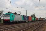 Am 04. Juli 2012  passierte  186 132 mit einem Containerzug den Bahnhof Saarmund in Brandenburg