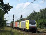 BR 189/118370/189-206-dispolok-im-einsatz-fuer 189 206 (Dispolok im Einsatz fr ERS Railways) mit Containern am 17.08.2009 durch Saarmund. (Heute ist sie durch den schnellen Leasingmarkt bei Locon angelangt ;-))