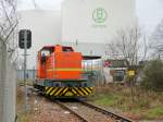 Tanklager am Teltowkanal in Berlin Rudow. Im Einfahrtbereich steht ML 00606 der Neukölln - Mittenwalder Eisenbahn-Gesellschaft AG (NME), nach dem die Kesselwagen zum entladen verbracht wurden am 06. Januar 2014.