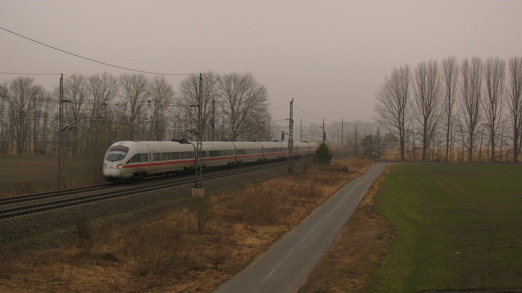 10:11 Uhr: ICE-T Richtung Mnchen mit dem TZ 'Kaiserslautern' durch Trebbin am 05.03.2011