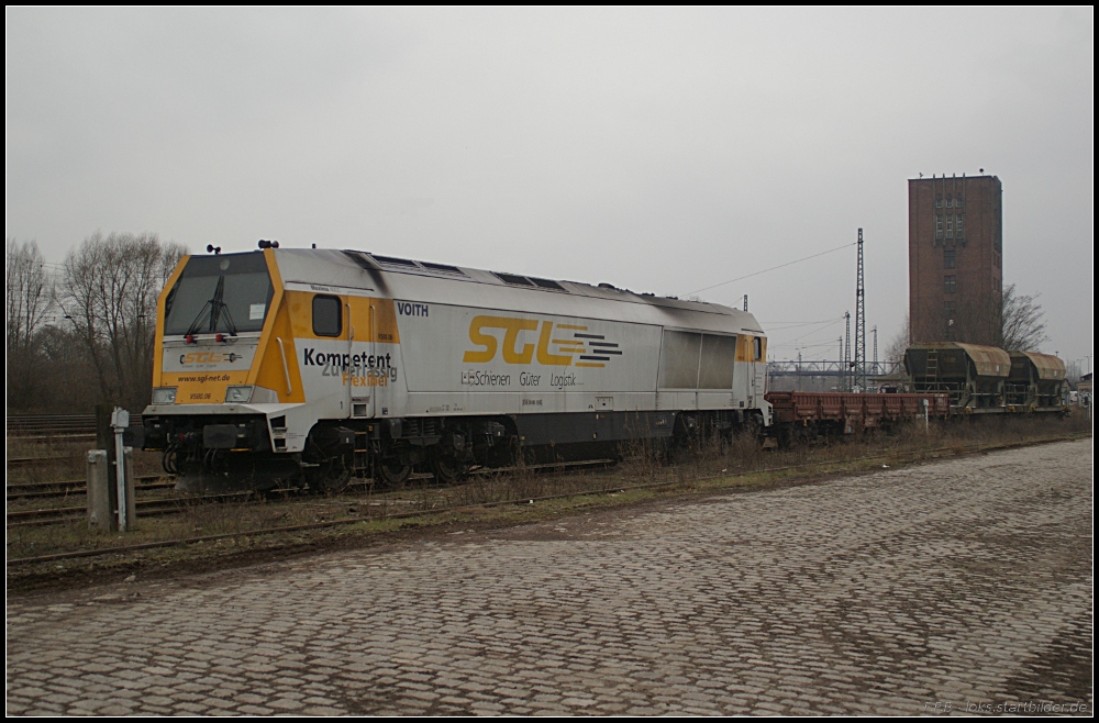 SGL V500.06 steht im alten Gterbahnhof (gesehen Brandenburg Hbf 19.02.2011)
