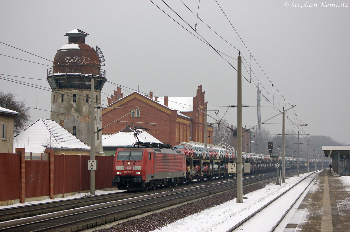 189 055-7 DB Schenker Rail Deutschland AG mit einem Ford Ka Autotransportzug in Rathenow und fuhr in Richtung Stendal weiter. 28.01.2014