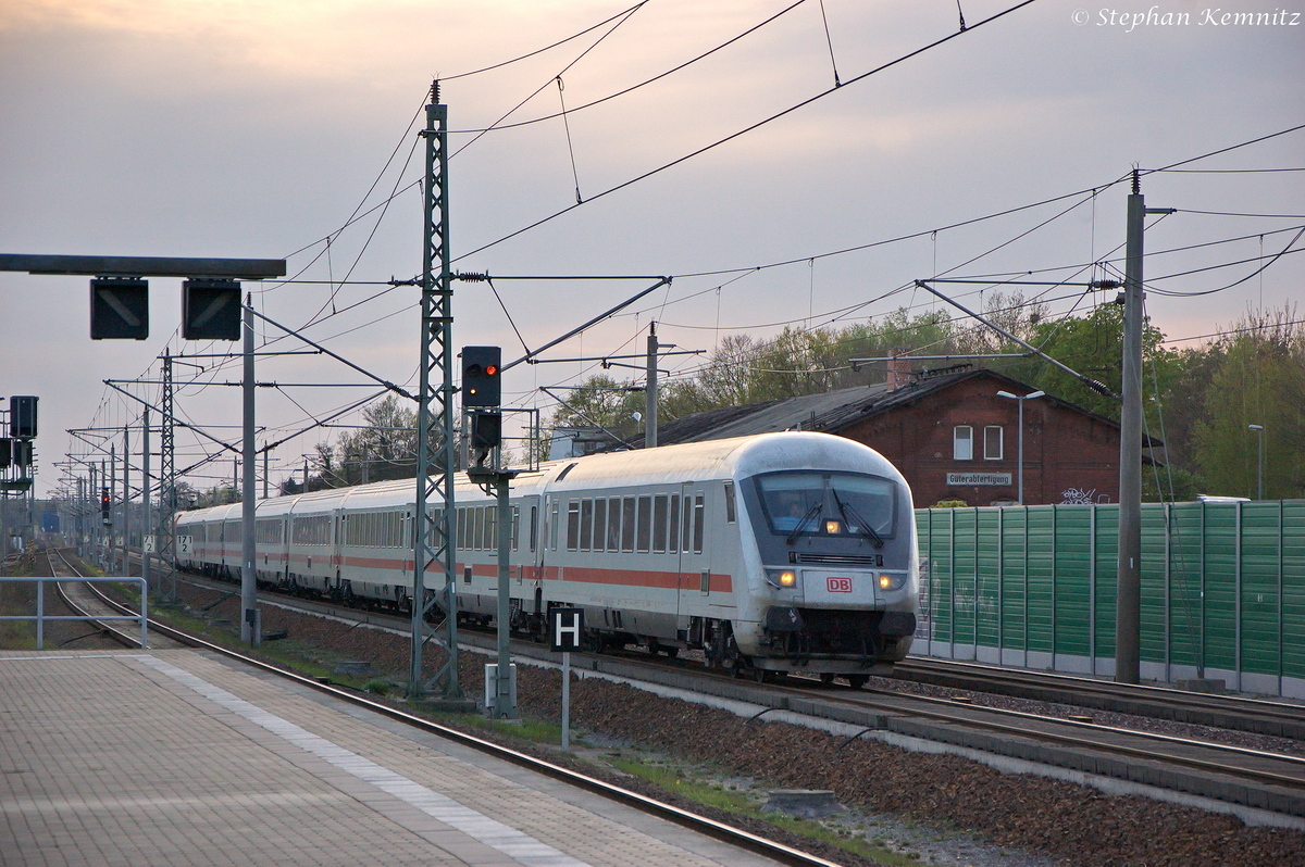 IC 1216 von Salzburg Hbf nach Berlin Südkreuz, bei der Durchfahrt in Rathenow. Geschoben hatte eine 101er. 27.04.2012