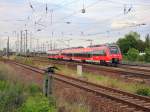 berlin-schonefeld-flughafen/203372/442-622-und-442-624-als 442 622 und 442 624 als RB 22 (RB 28831) nach Potsdam Hauptbahnhof bei der Durchfahrt durch den Ort Schnefeld am 02. Juni 2012. 
