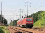 Diedersdorf am 14. Mai 2012, und auf diesem Bild hat 143 567-6 mit dem RB 22 von Potsdam nach Schnefeld nun Schlusslicht an. 